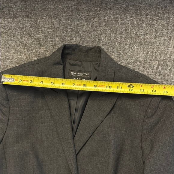 Jones New York Collection Platinum Stretch Women’s Blazer. Size 10. - Picture 12 of 14